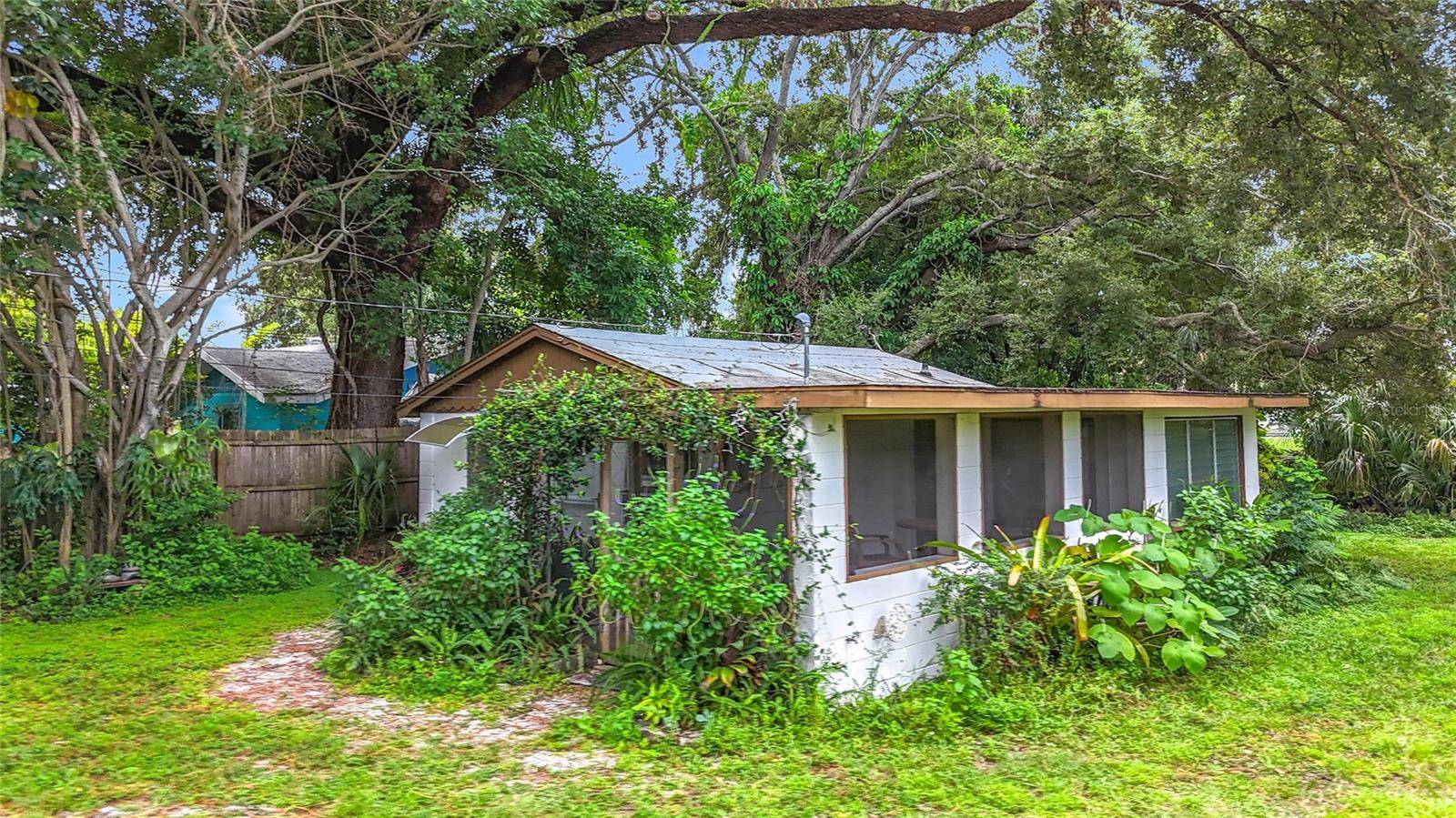 St Petersburg, FL 33709,4900 HARDING RD N