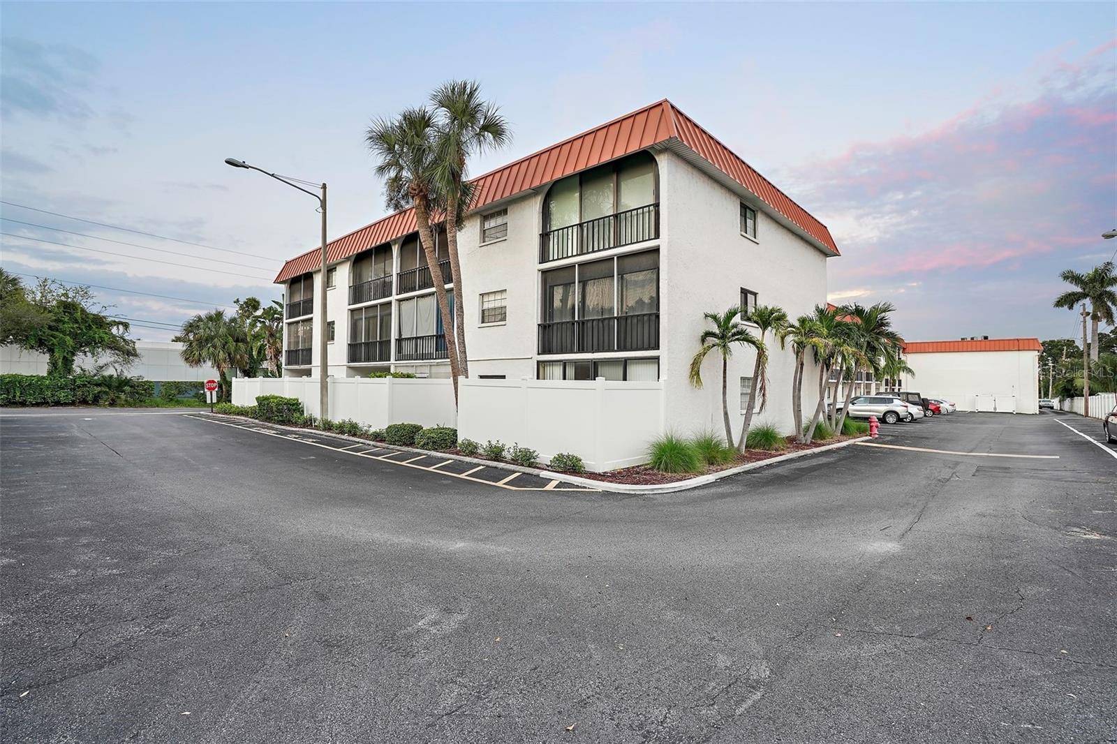 Seminole, FL 33772,10540 77TH TER #214