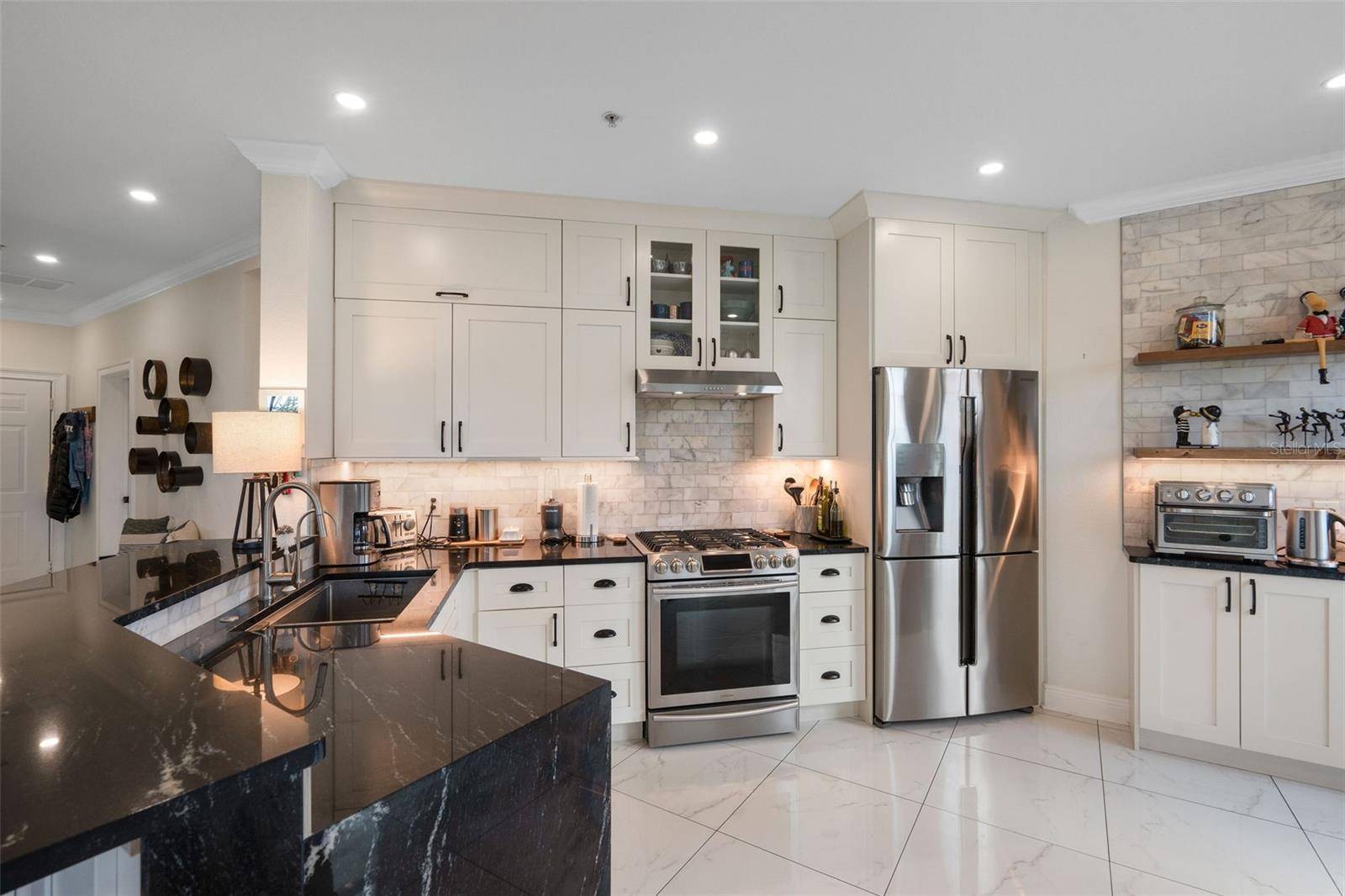 Clearwater, FL 33764,2741 VIA CIPRIANI #930B