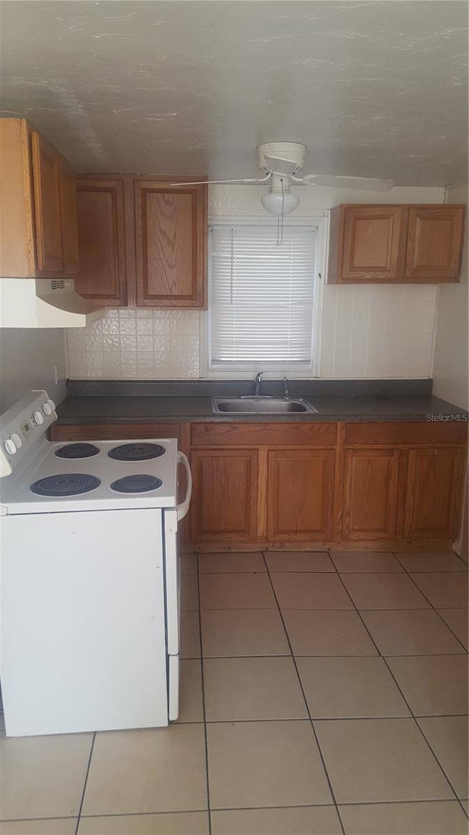 St Petersburg, FL 33701,827 PARIS AVE S