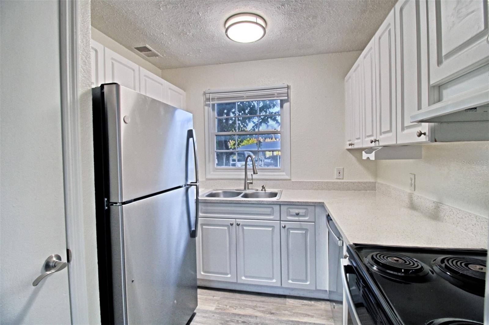 Tampa, FL 33618,13708 ORANGE SUNSET DR