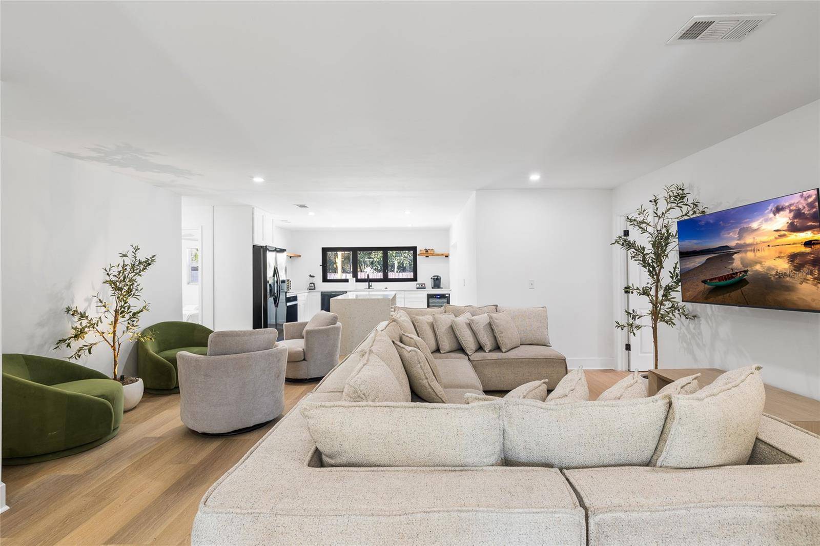 St Petersburg, FL 33703,5910 DENVER ST NE