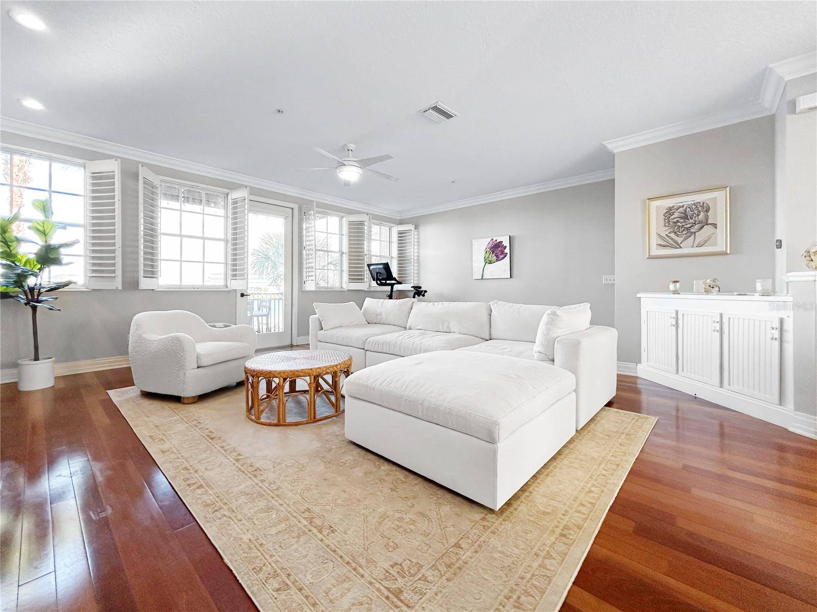 Tampa, FL 33602,1468 HARBOUR WALK RD