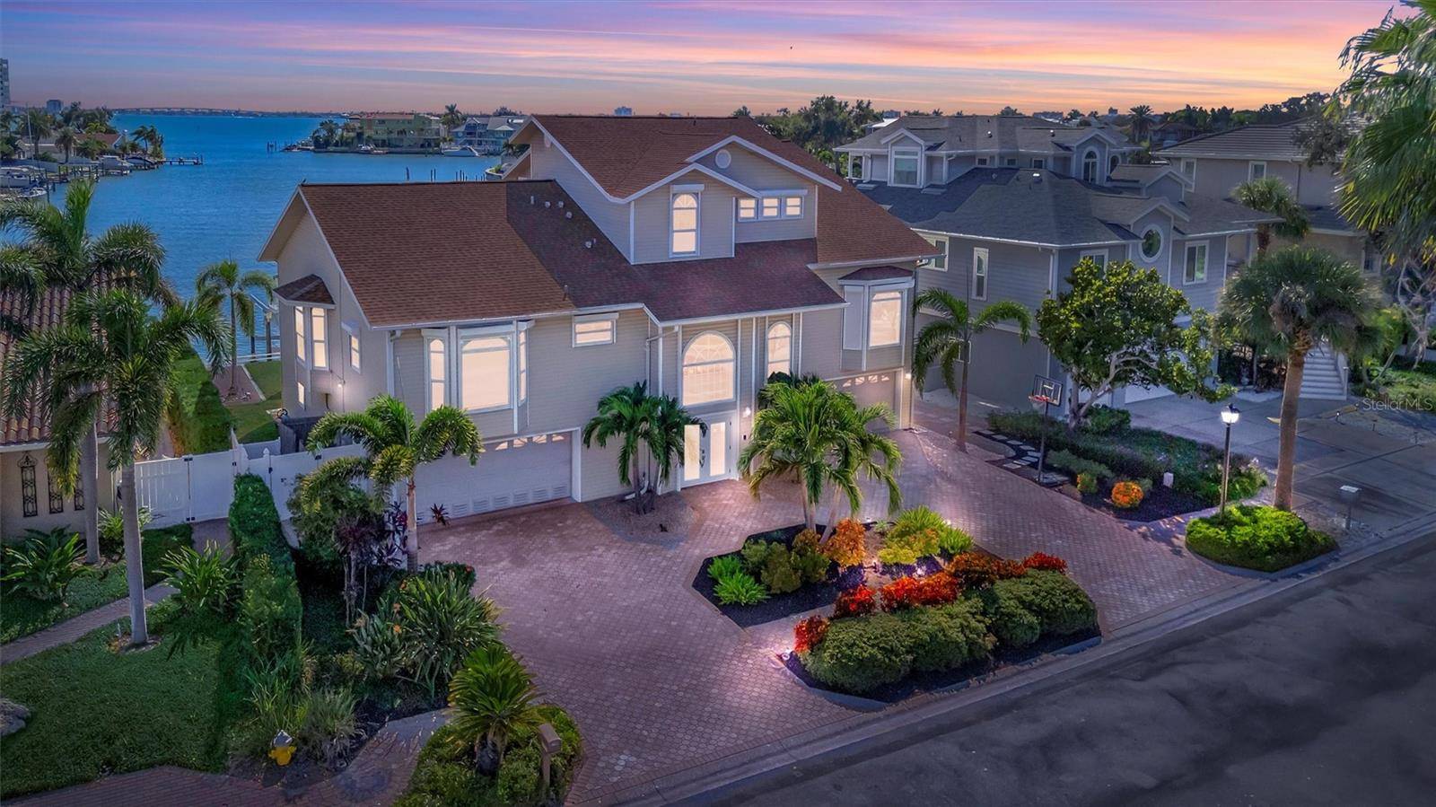 Gulfport, FL 33707,5918 SKIMMER POINT BLVD S