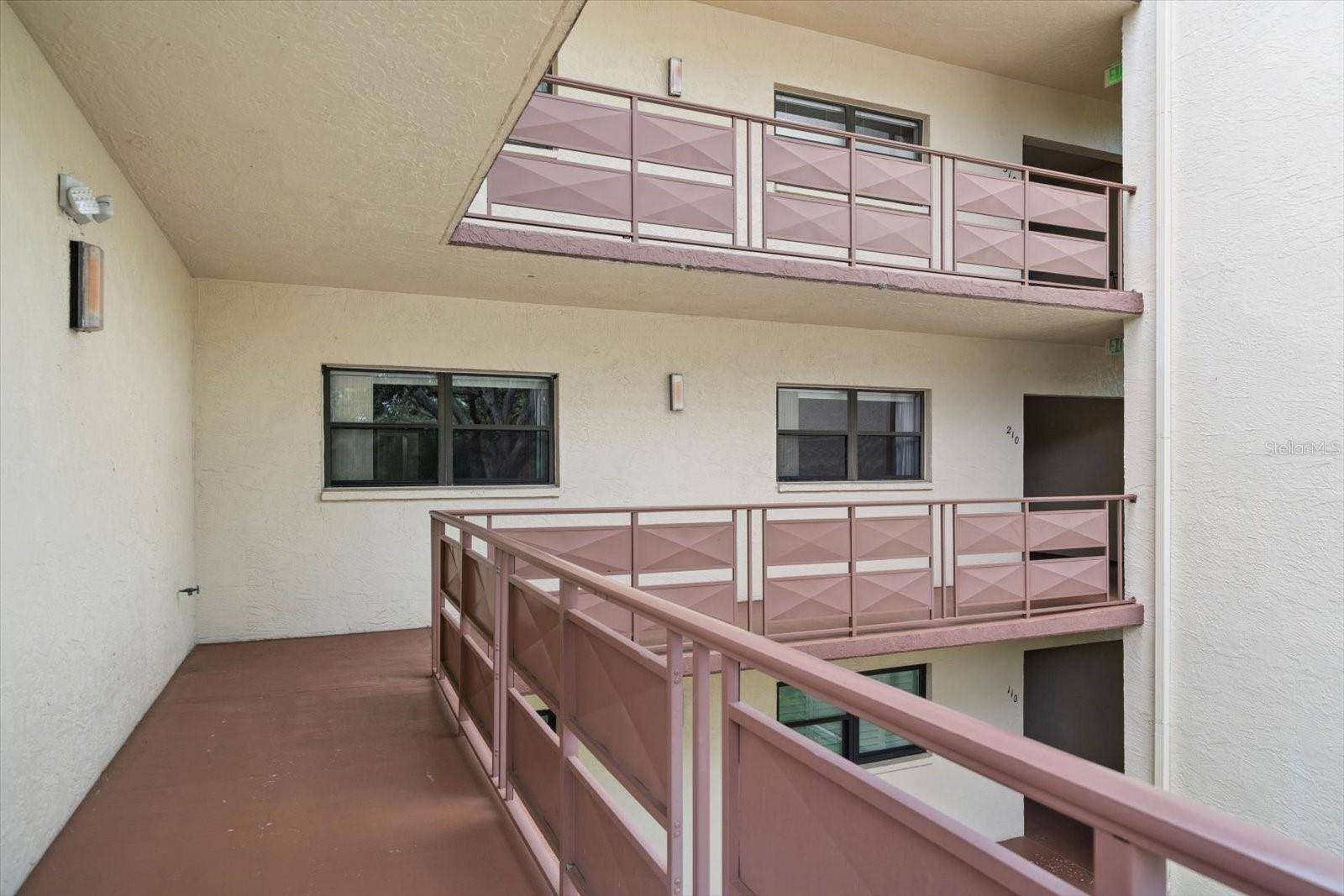 St Petersburg, FL 33709,6188 80TH ST N #210