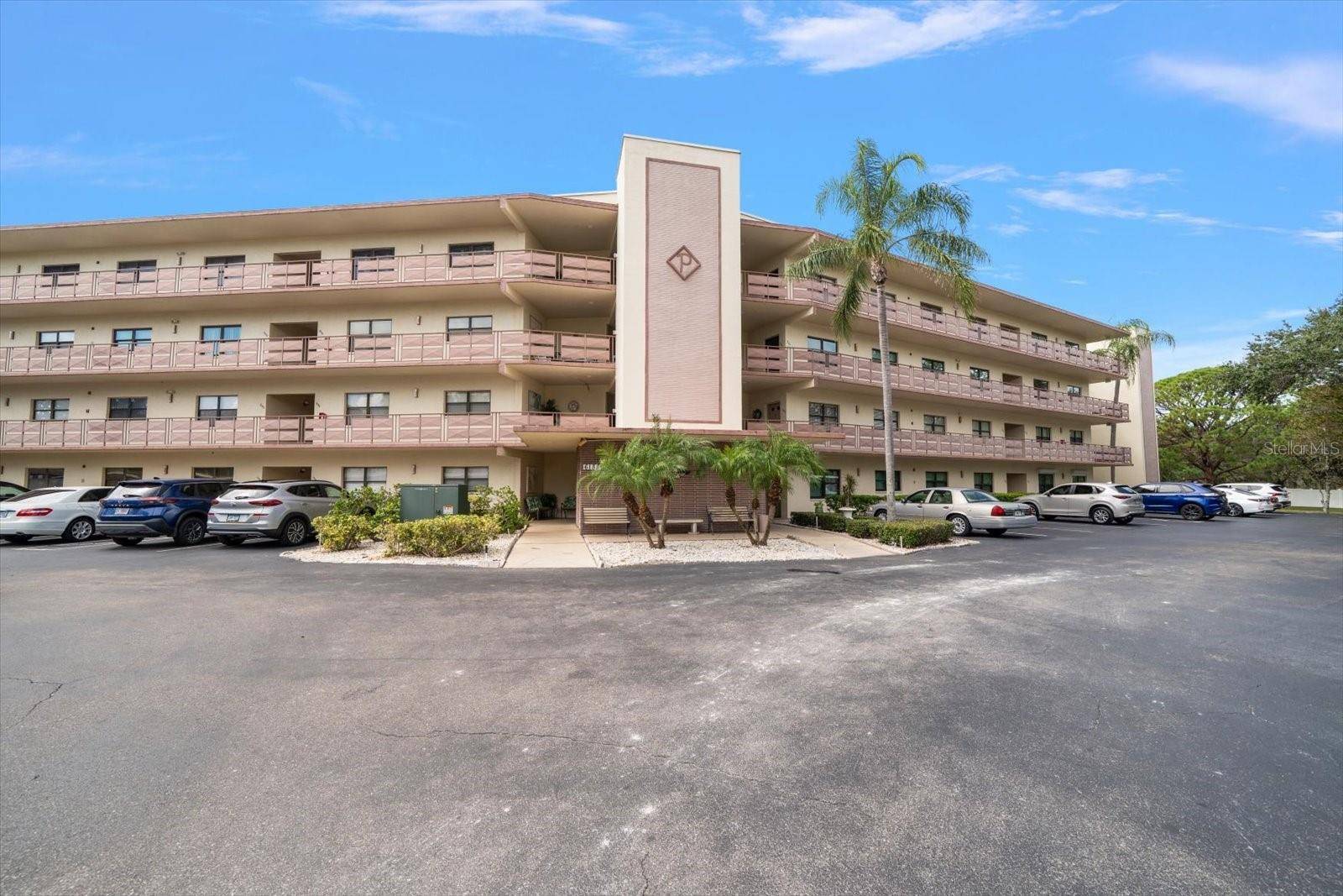 St Petersburg, FL 33709,6188 80TH ST N #210