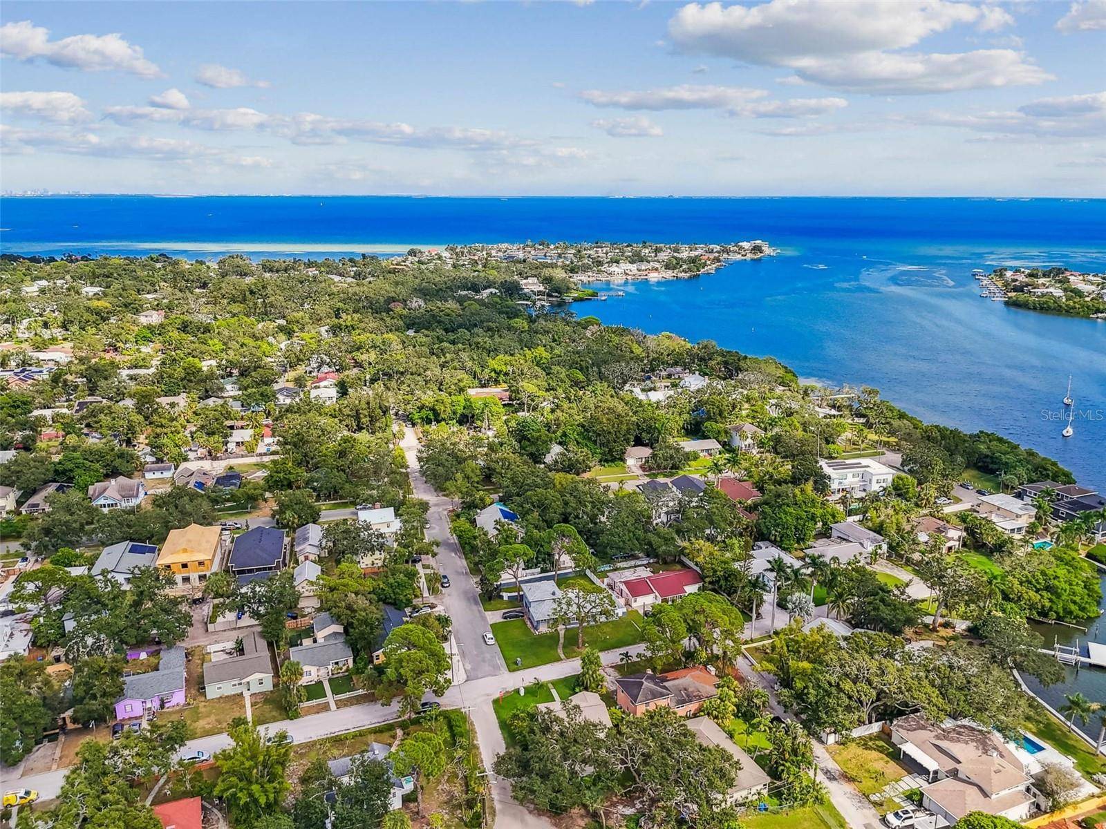 St Petersburg, FL 33705,2801 EDWARDS AVE S