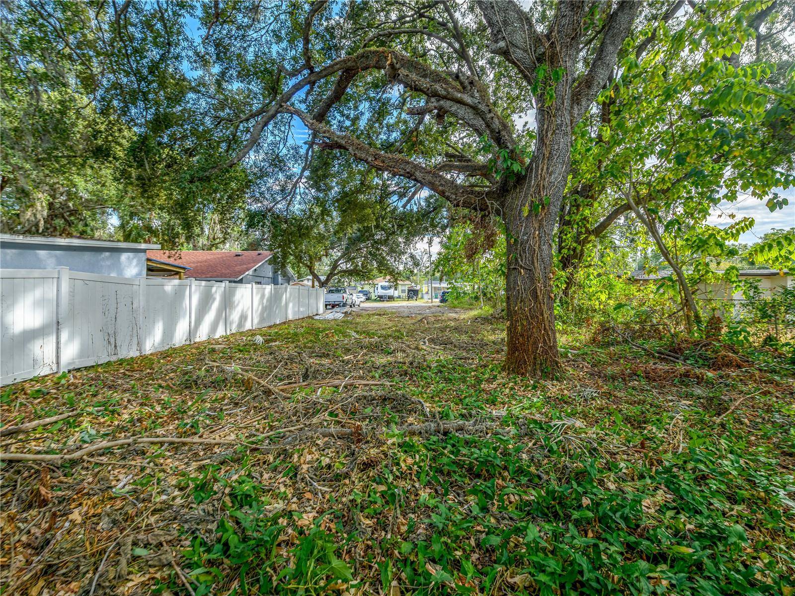 Tampa, FL 33610,3210 E HENRY AVE