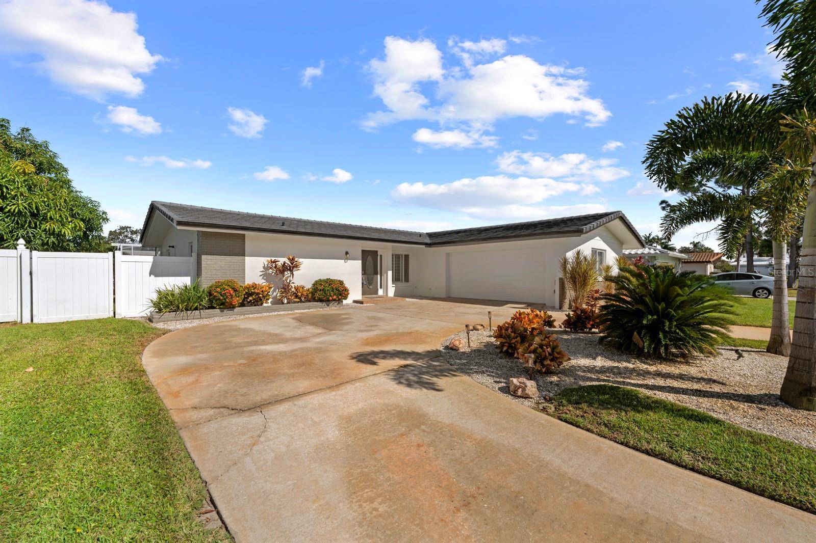 Largo, FL 33774,13829 KIMBERLY DR