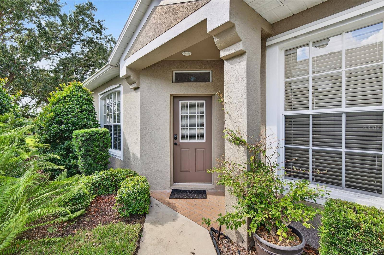 Lithia, FL 33547,5717 HERONPARK PL