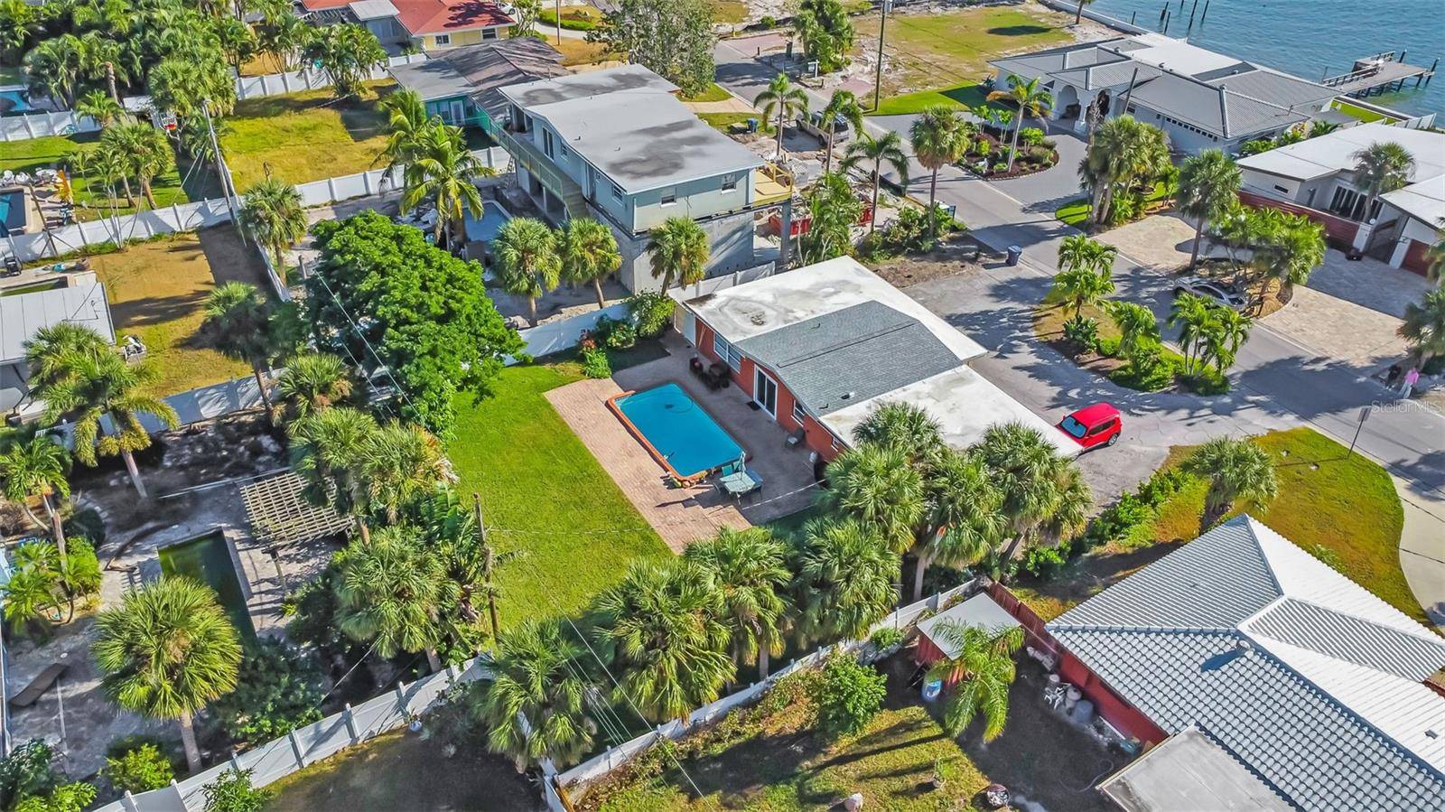 St Petersburg, FL 33707,7063 S SHORE DR S