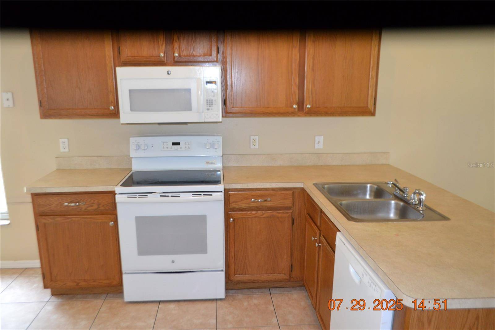 Tampa, FL 33624,10131 CEDAR DUNE DR