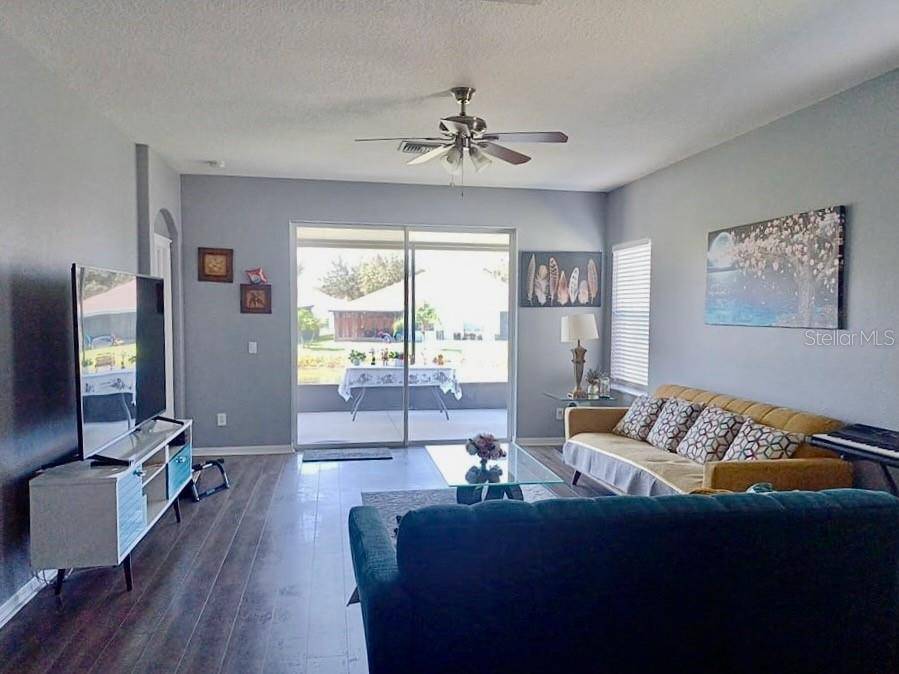 Apollo Beach, FL 33572,7439 SURREY PINES DR