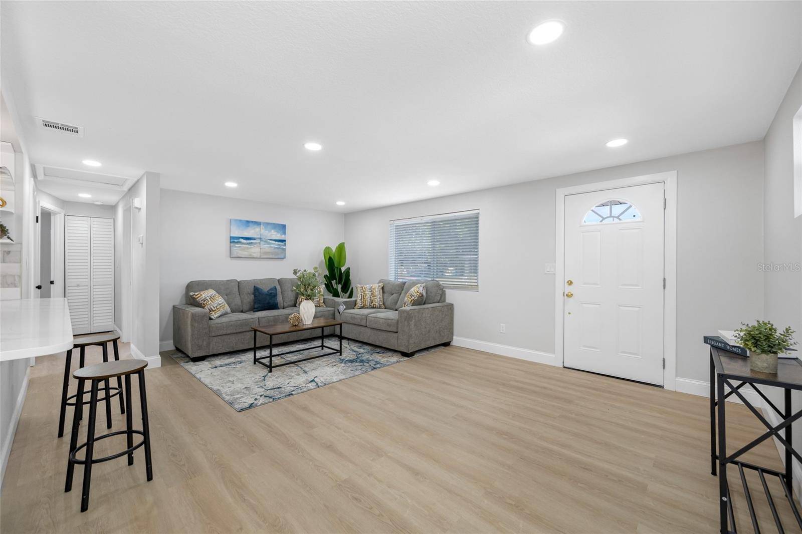 Largo, FL 33773,8946 DREAM WAY