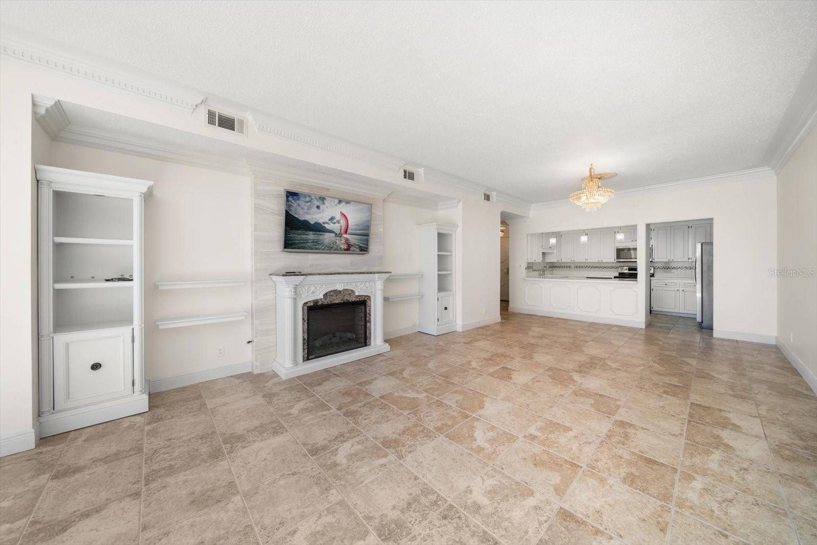 Belleair, FL 33756,4 BELLEVIEW BLVD #106