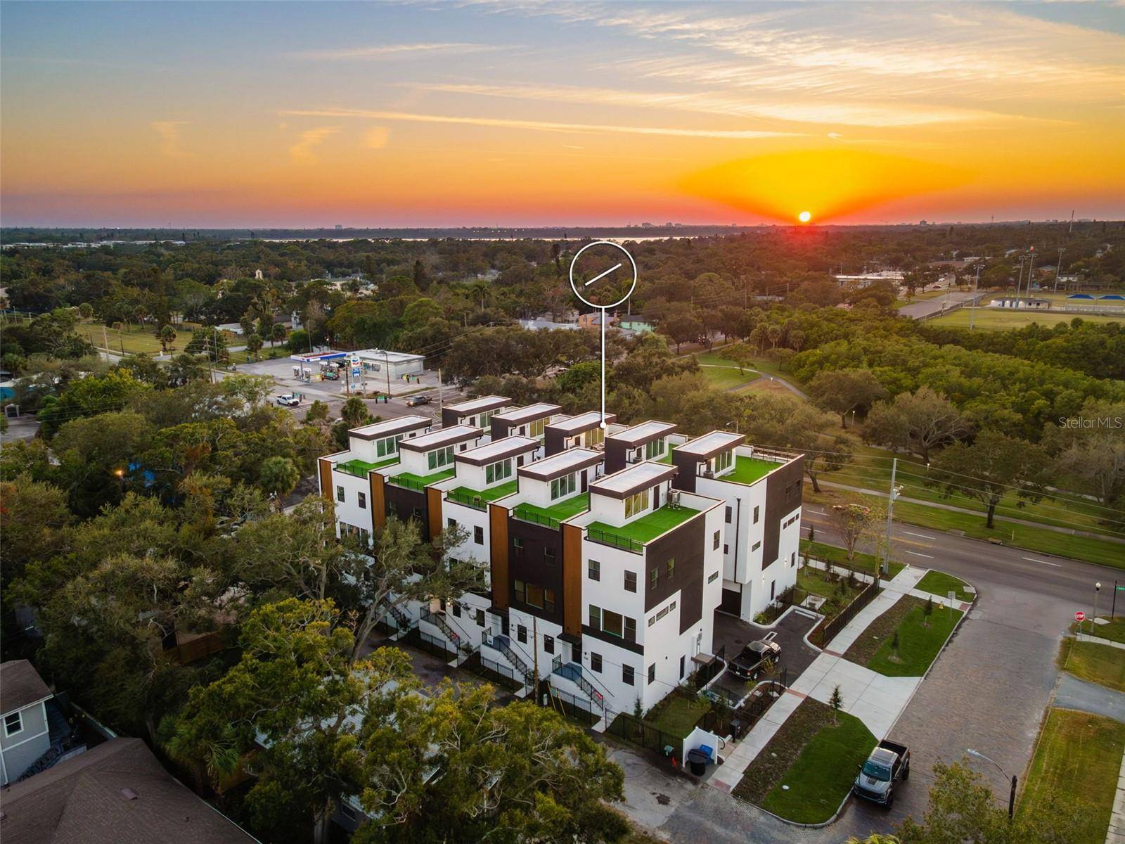 St Petersburg, FL 33705,2104 4TH ST S