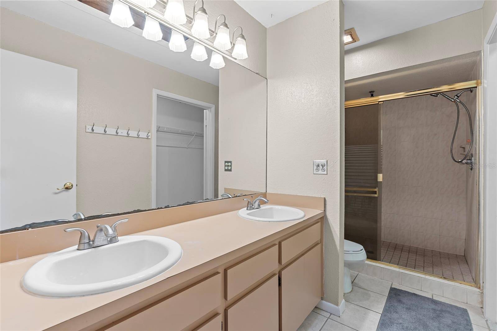 Tampa, FL 33613,13905 LAZY OAK DR