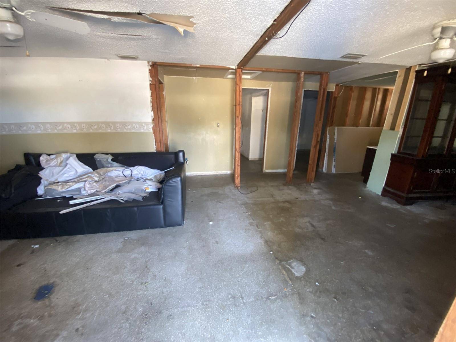 Tampa, FL 33610,4605 JOHN BELL JR DR