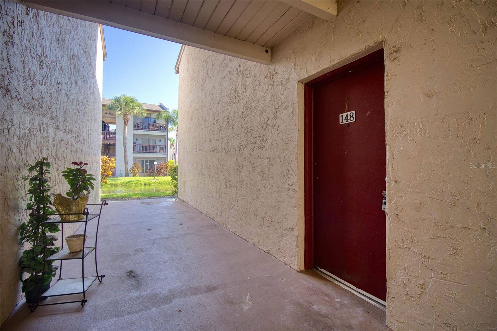 Tampa, FL 33614,3865 S LAKE DR #148