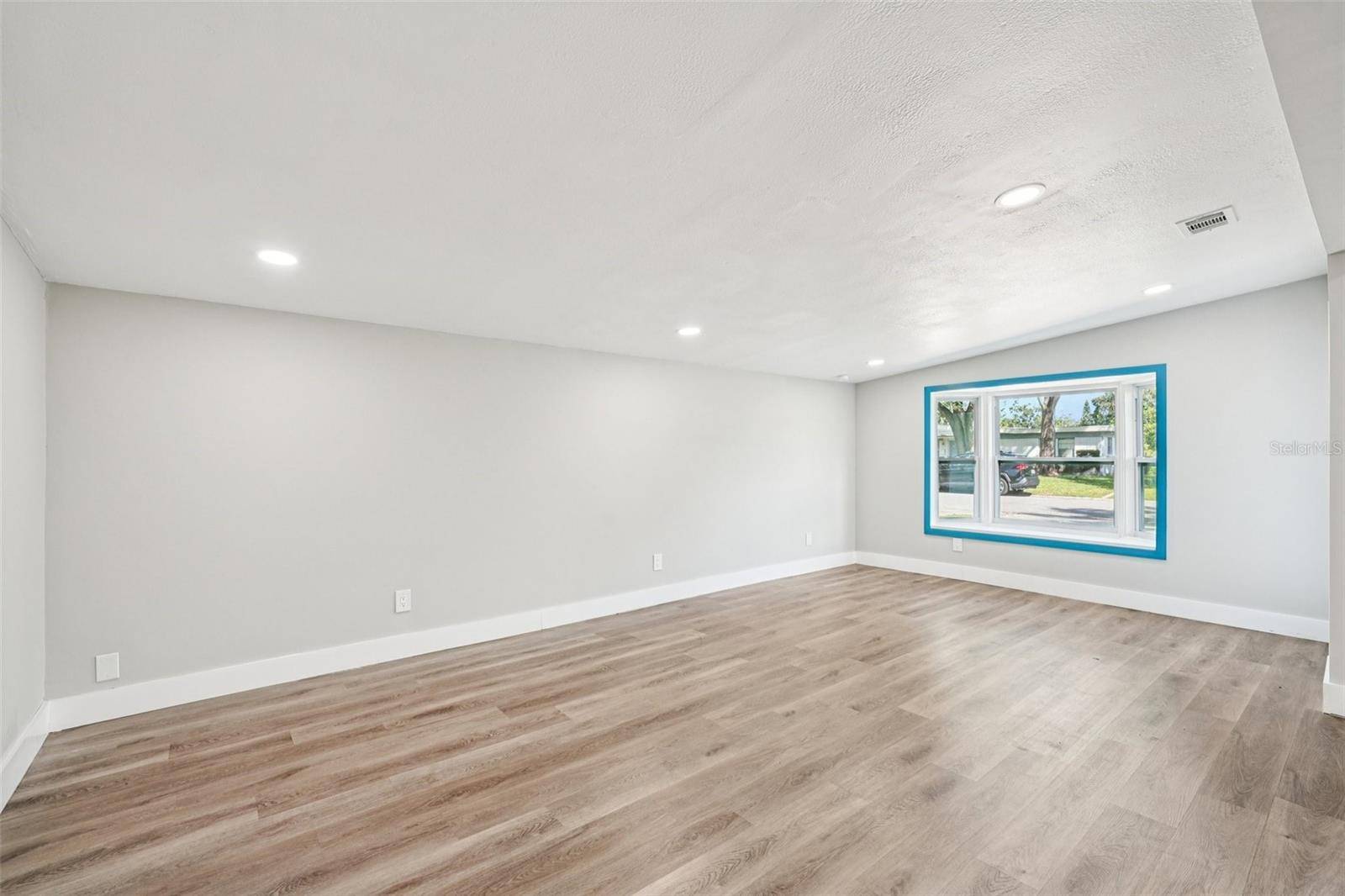 Tampa, FL 33604,1706 W JEAN. ST