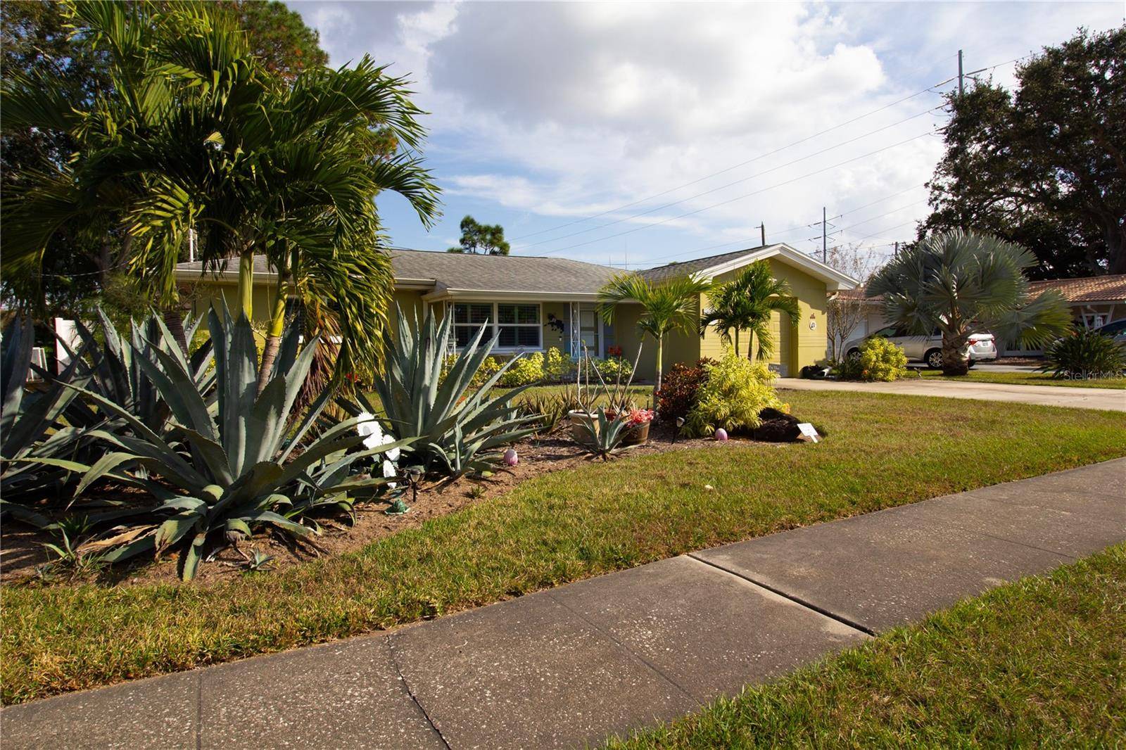 Dunedin, FL 34698,1433 RUTH RD