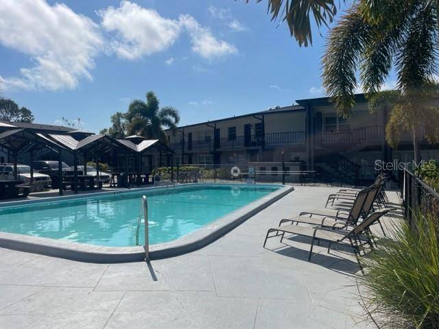 Belleair Bluffs, FL 33770,675 INDIAN ROCKS RD N #201B