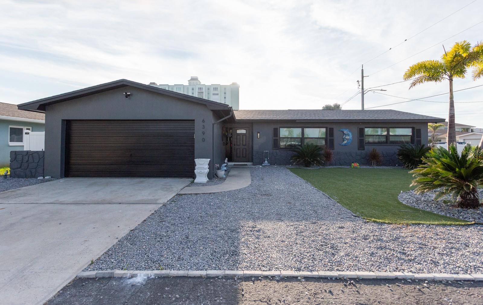 St Pete Beach, FL 33706,6390 2ND PALM PT