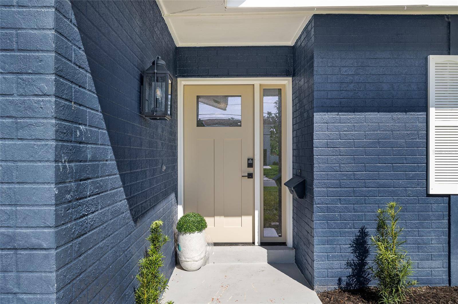 St Petersburg, FL 33703,5901 DENVER ST NE