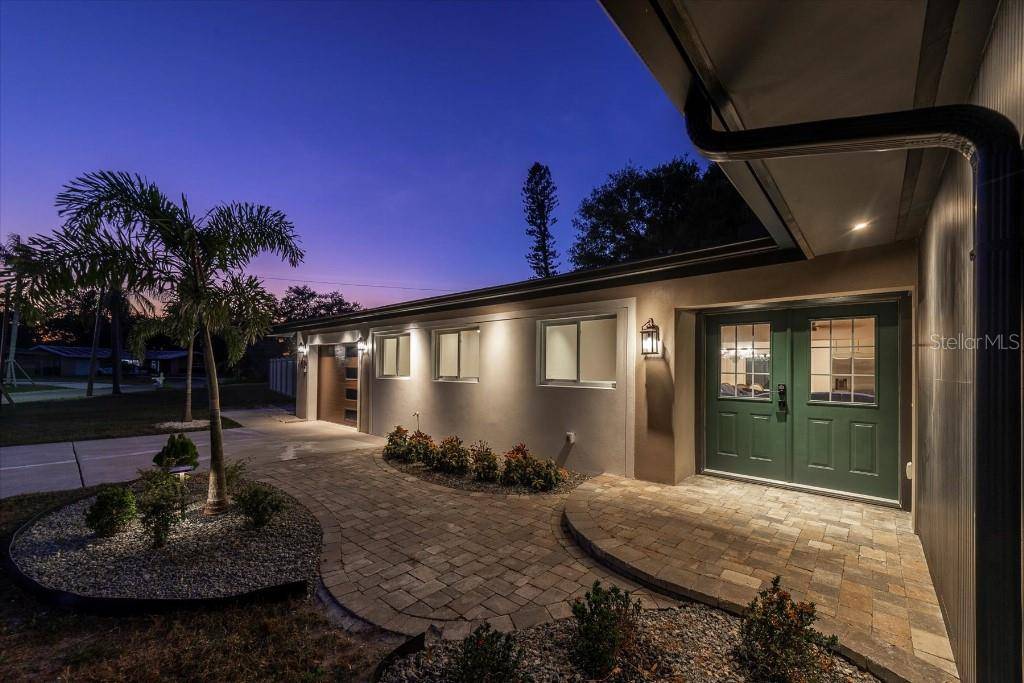 Largo, FL 33774,13495 OVAL DR E