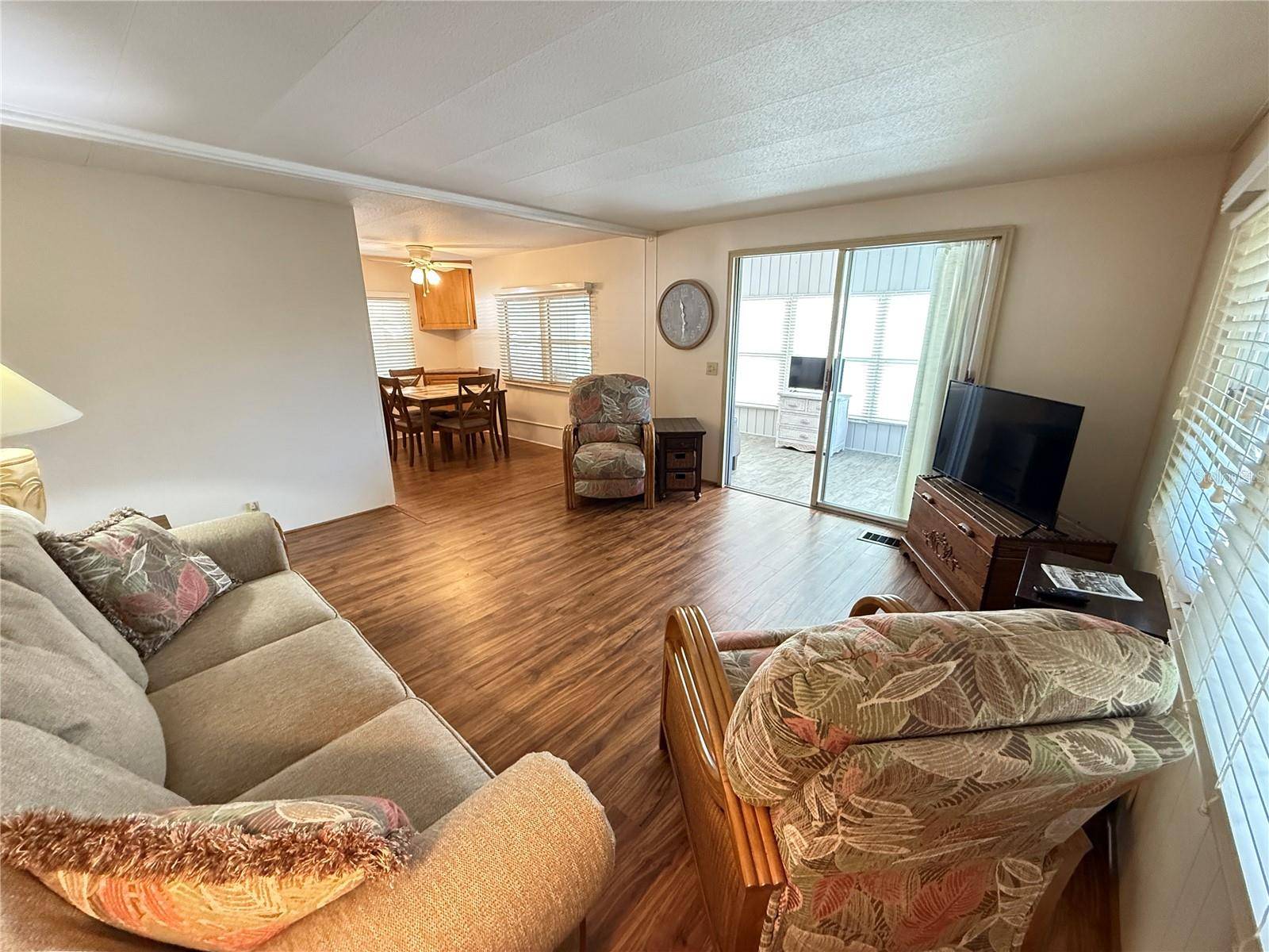 St Petersburg, FL 33702,539 MOUNT PINEY AVE NE #689