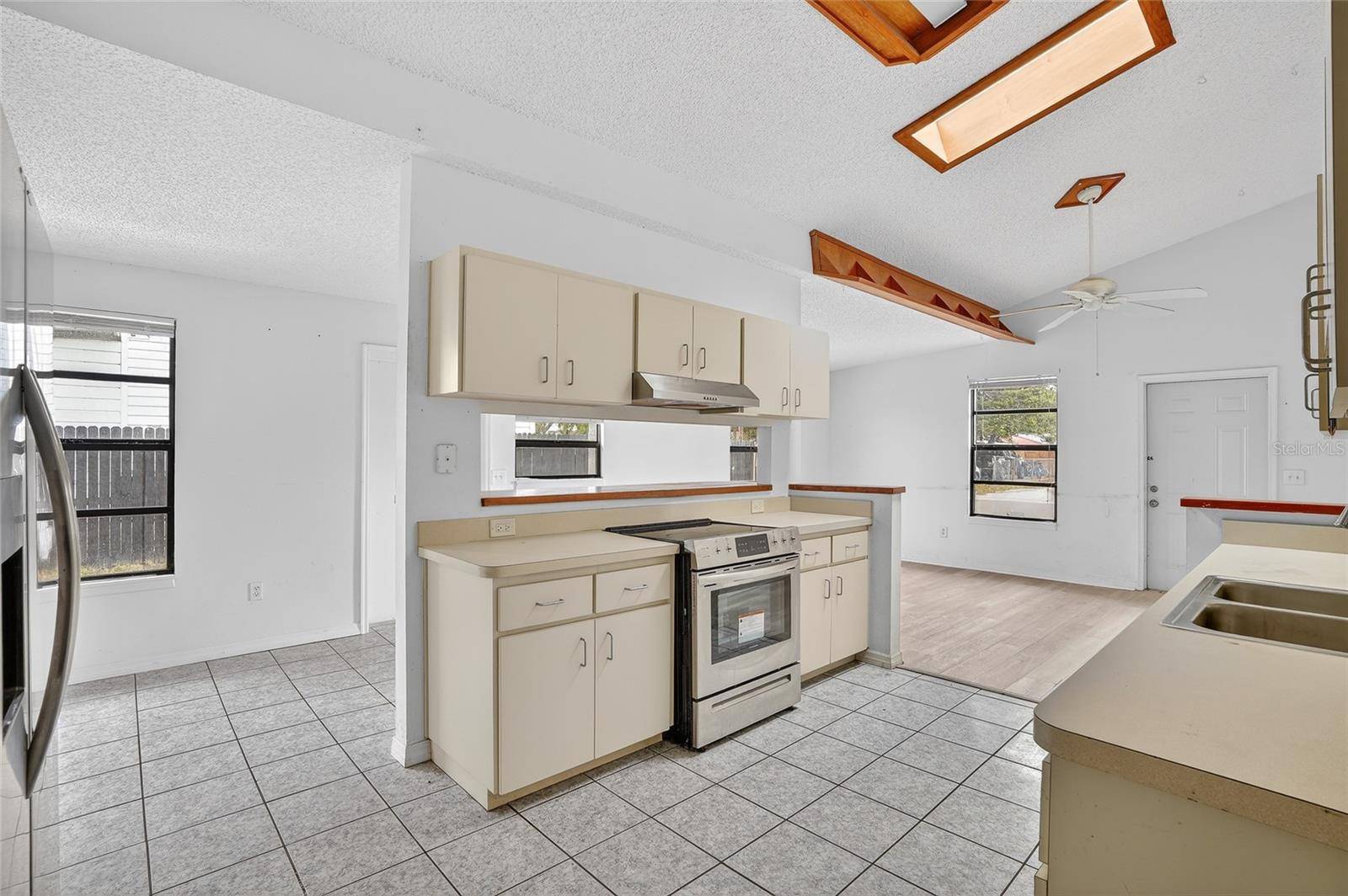 St Petersburg, FL 33714,4320 44TH ST N