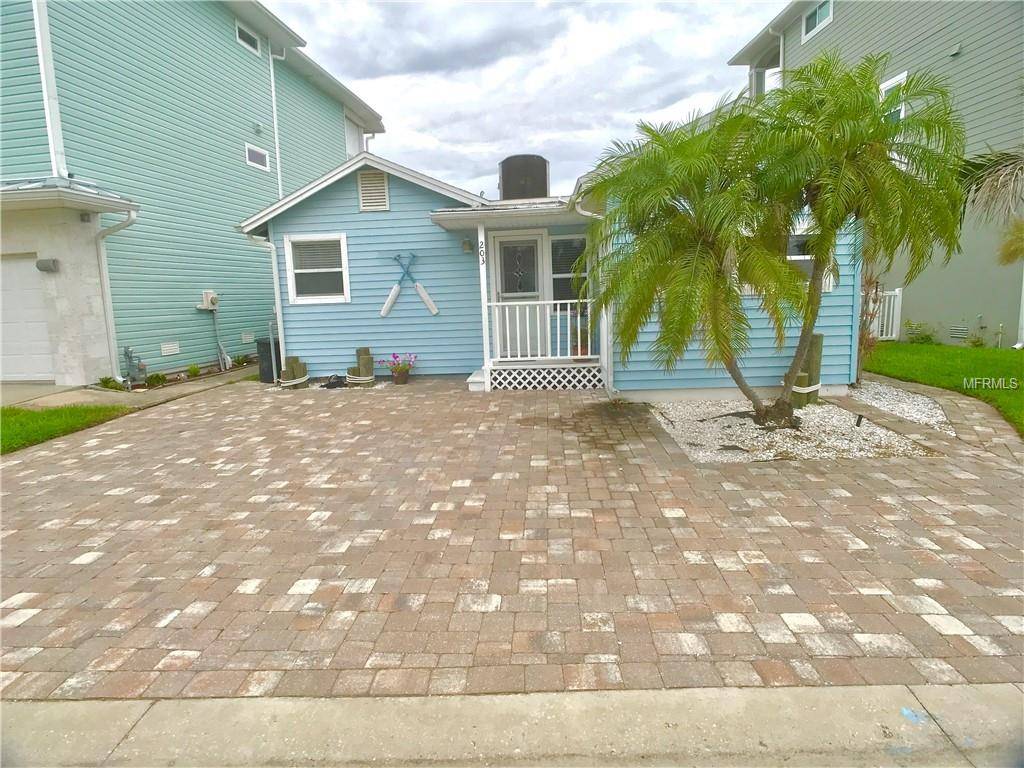 Redington Shores, FL 33708,203 180TH AVE E