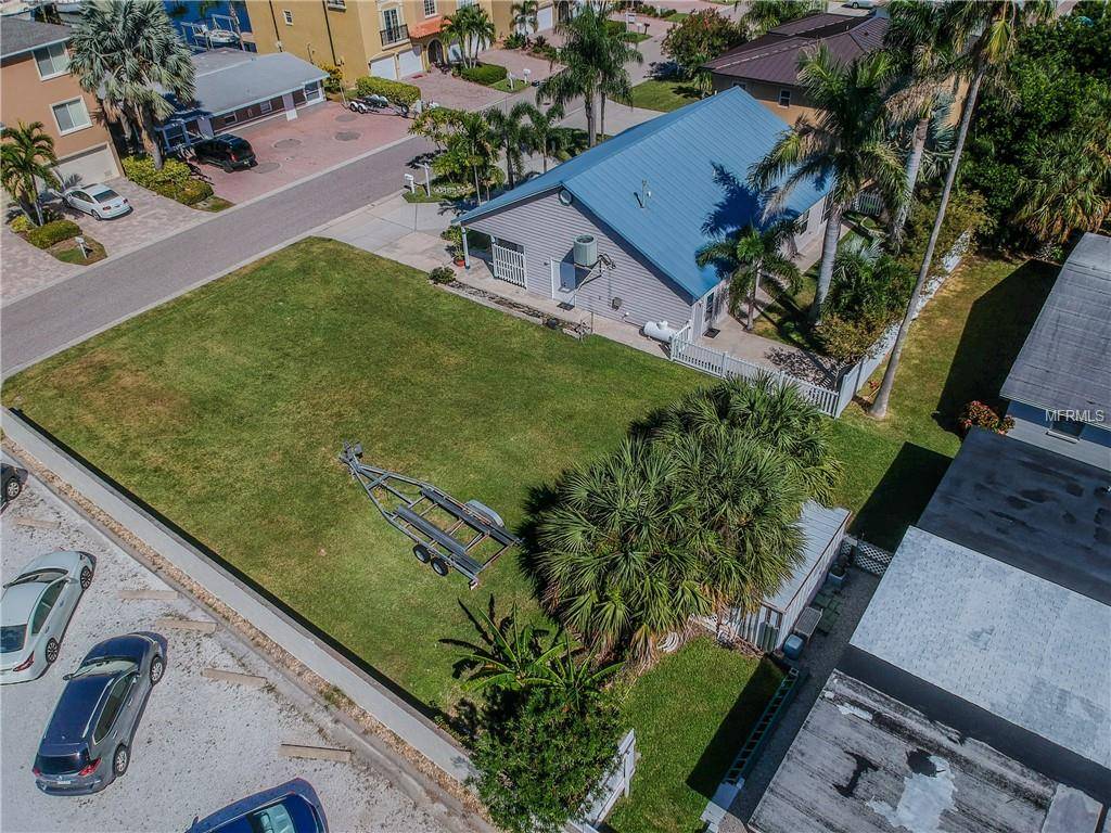 Redington Shores, FL 33708,115 174TH TERRACE DR E