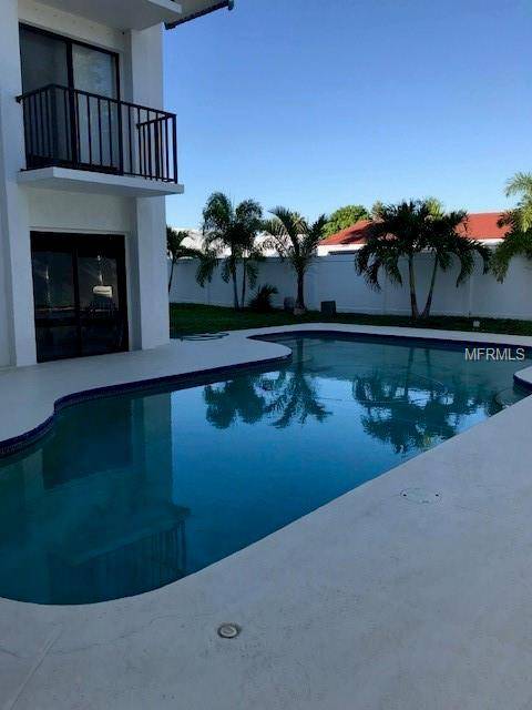 North Redington Beach, FL 33708,17069 1ST ST E #2