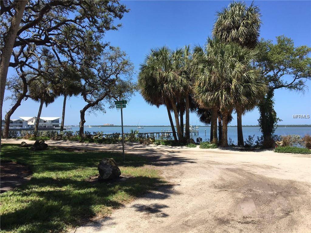 Dunedin, FL 34698,950 BROADWAY #307