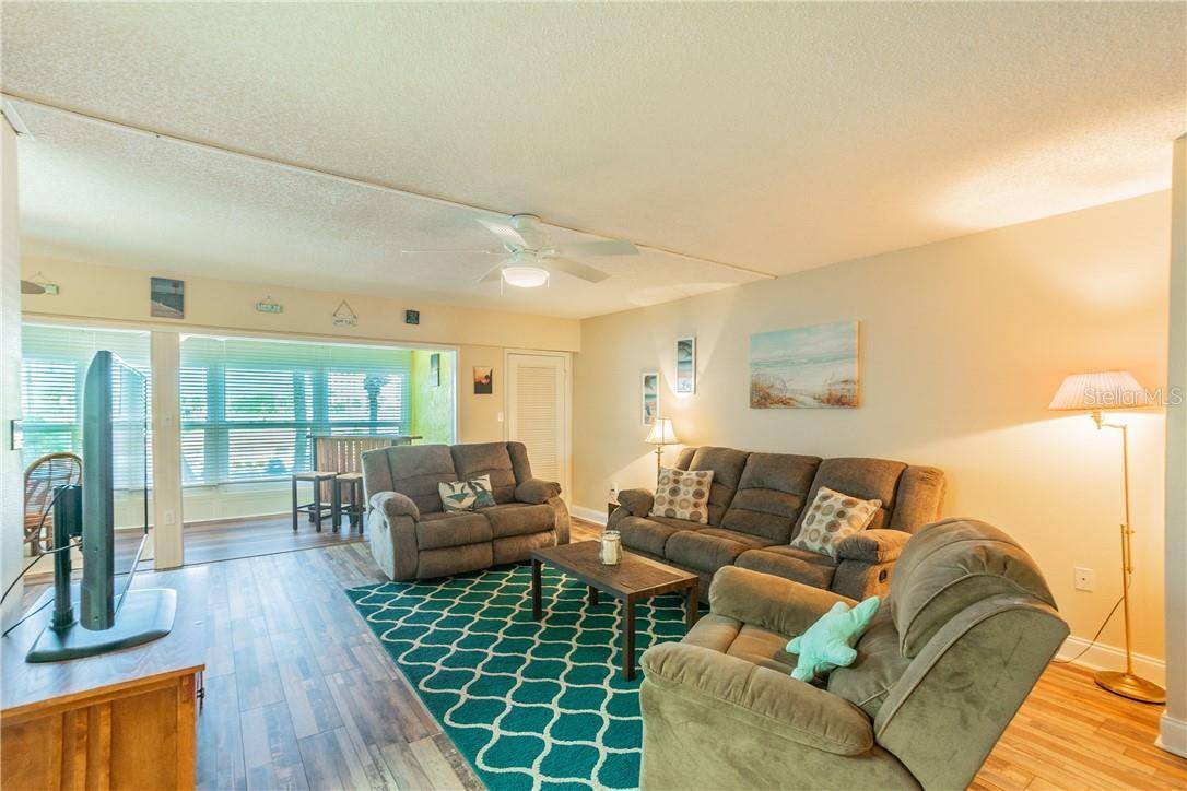 Clearwater Beach, FL 33767,661 POINSETTIA AVE #304