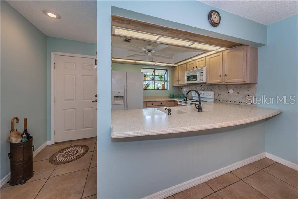 Tarpon Springs, FL 34689,1016 LAKE AVOCA CT