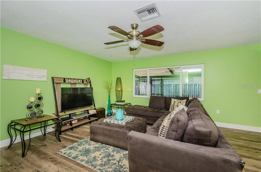 Dunedin, FL 34698,2369 ROBYN CT