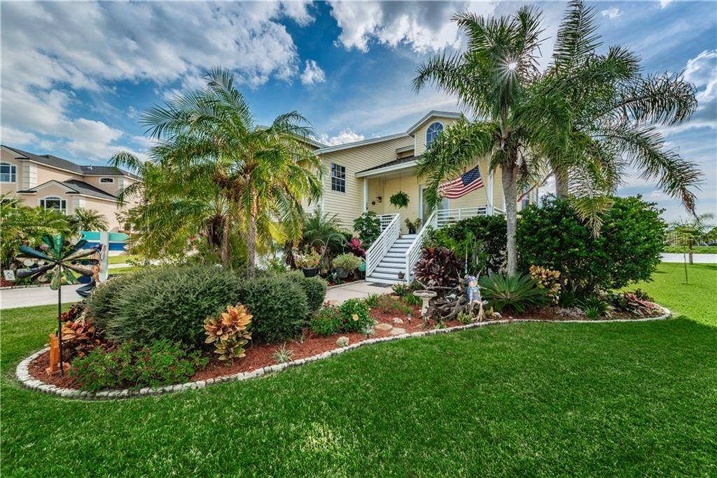 Tarpon Springs, FL 34689,2108 PELICAN CT