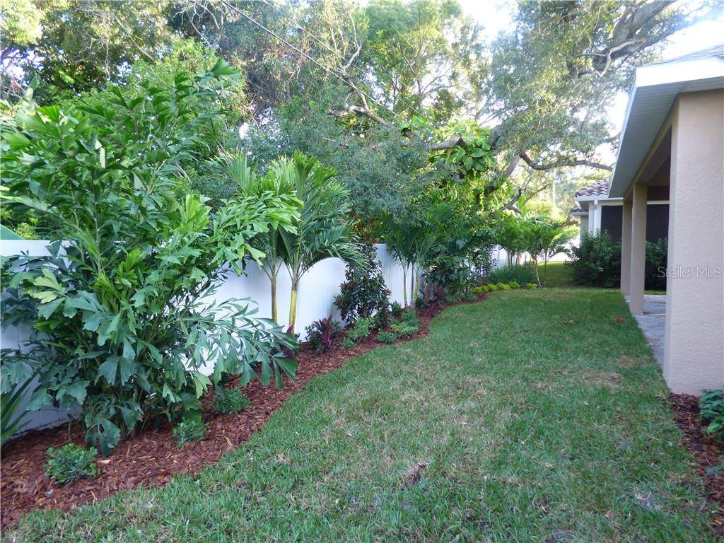 Dunedin, FL 34698,1449 ABERDEEN OAKS DR