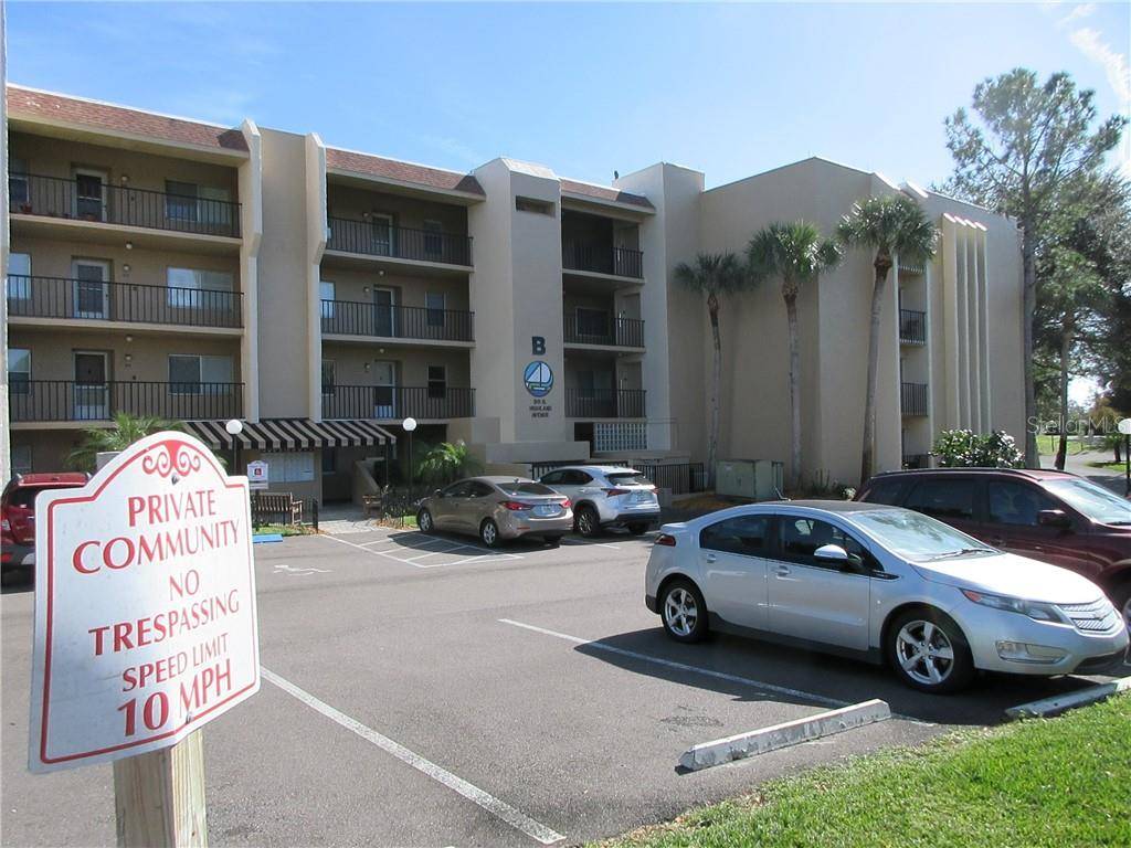 Tarpon Springs, FL 34689,90 S HIGHLAND AVE #323