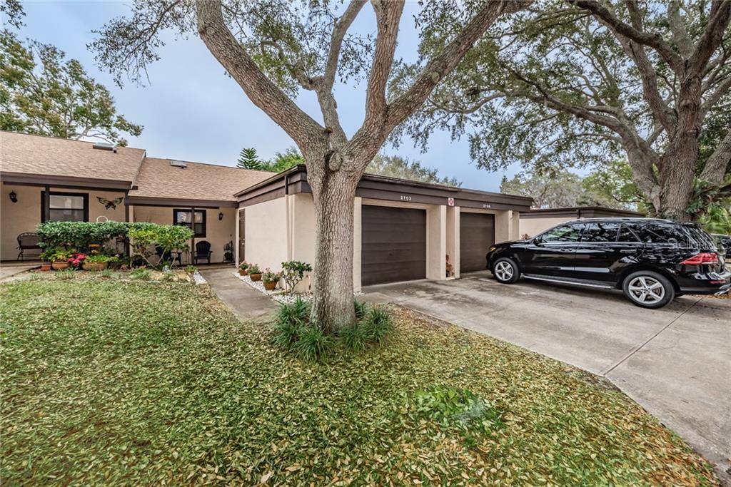 Tarpon Springs, FL 34689,2703 OAK CIR