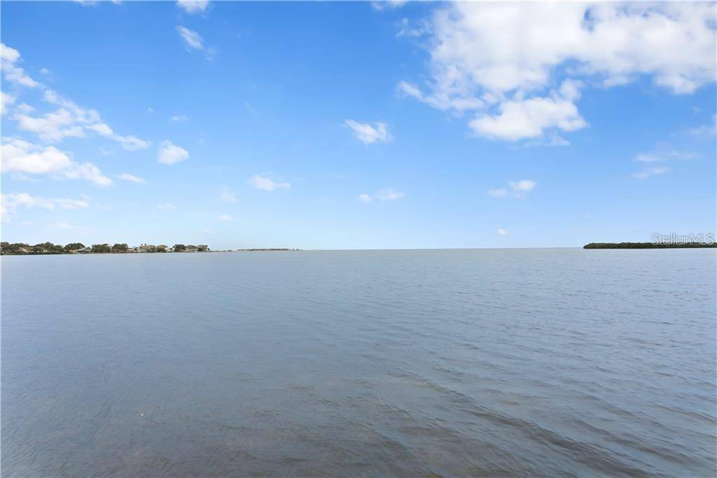 Tarpon Springs, FL 34689,PELICAN CT