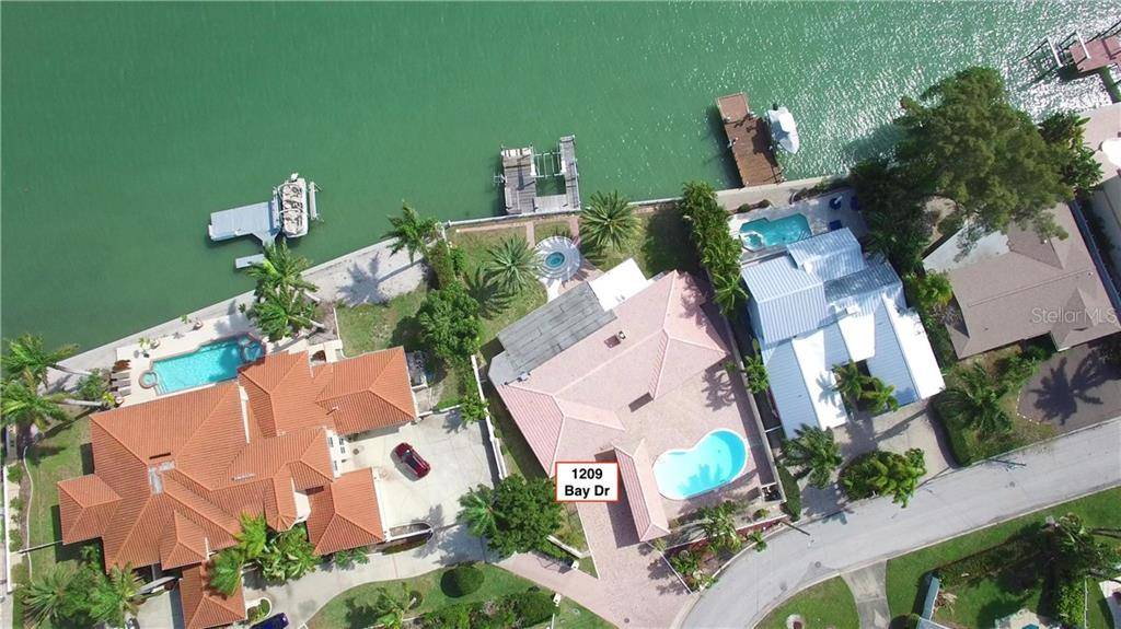 Belleair Beach, FL 33786,1209 BAY DR