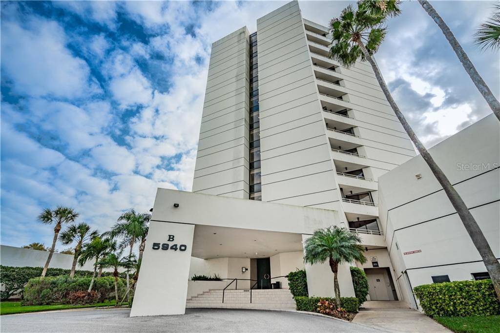 Gulfport, FL 33707,5940 PELICAN BAY PLZ S #302