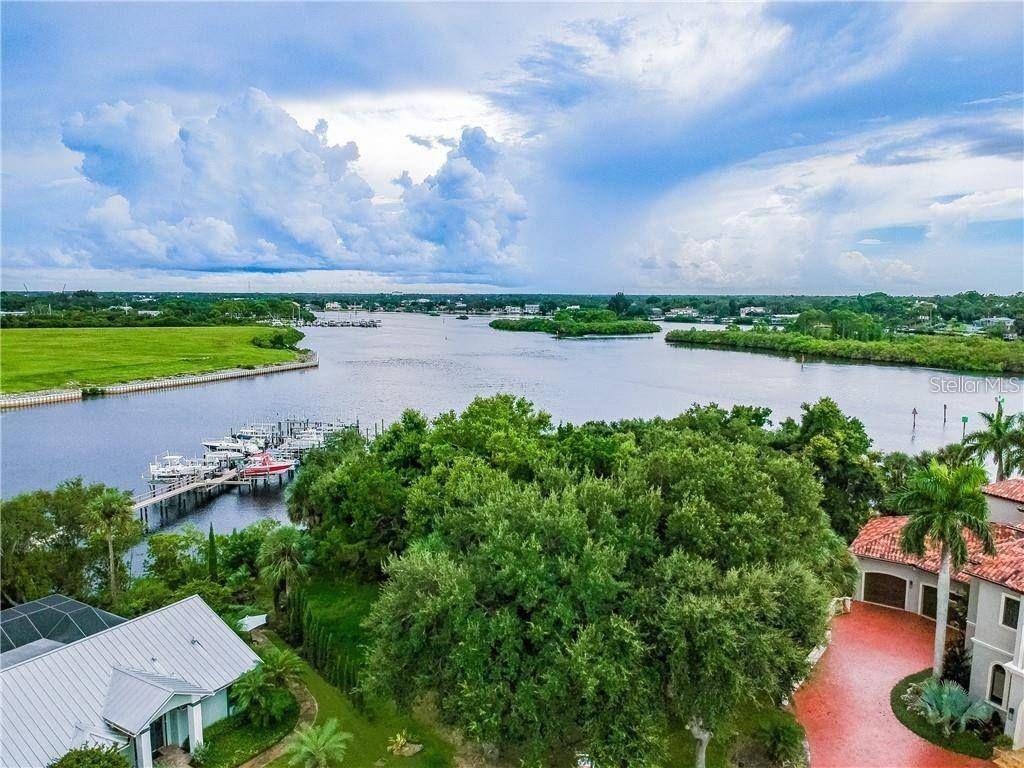 Tarpon Springs, FL 34689,1600 MEYERS COVE DR