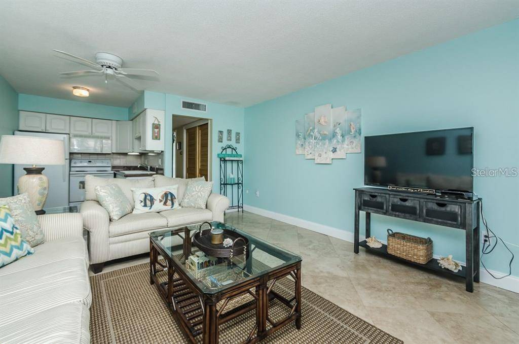 Palm Harbor, FL 34683,587 WESTWINDS DR #587