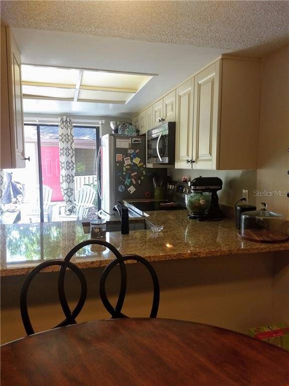 Oldsmar, FL 34677,525 WOODS LANDING TRL