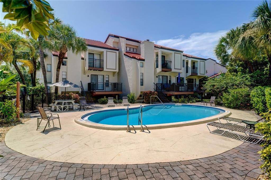 Clearwater Beach, FL 33767,240 WINDWARD PASSAGE #103