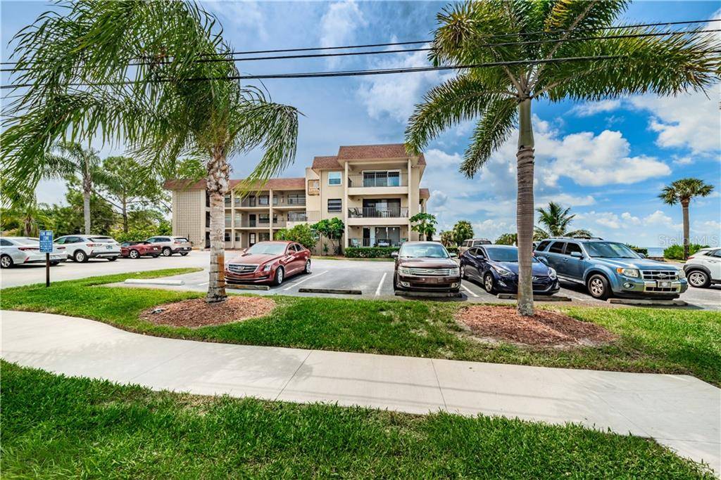 Tarpon Springs, FL 34689,1723 GULF RD #305